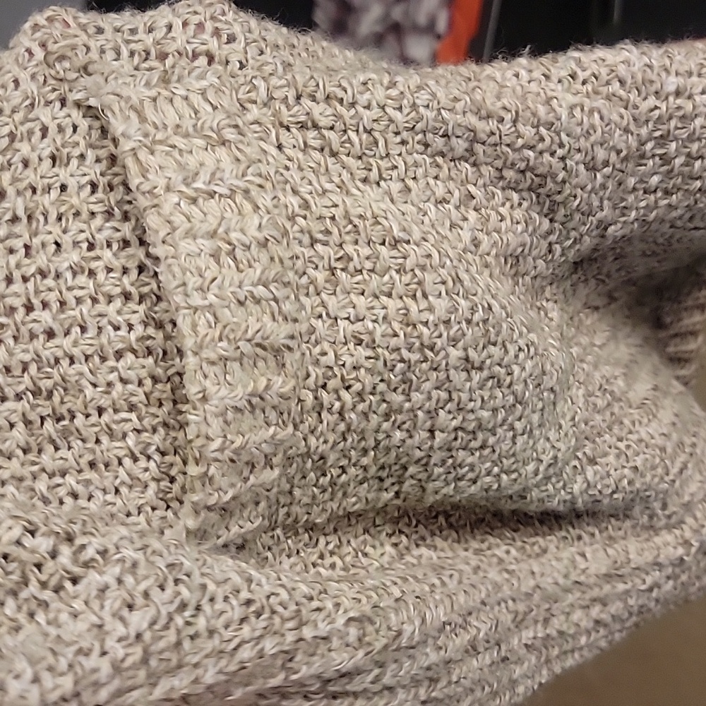 Like New, Knitted Fleece Cardigan - Picture 4 of 5
